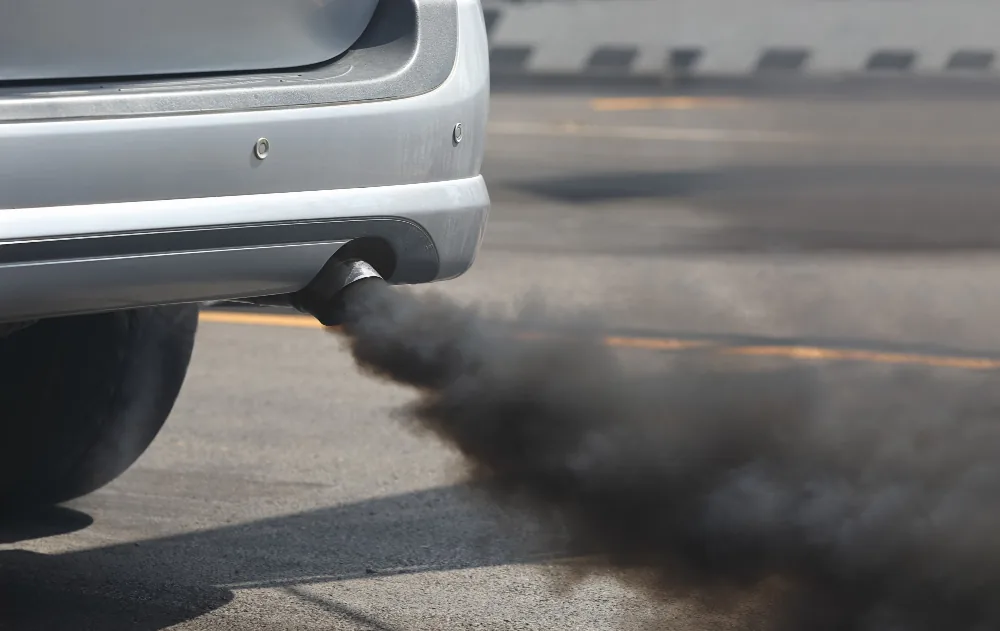 Dlaczego diesel kopci na czarno?